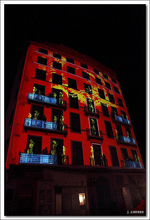 5D_9027 cs cadre2.jpg - Dessine-moi ... des lumières - Mur des Lyonnais