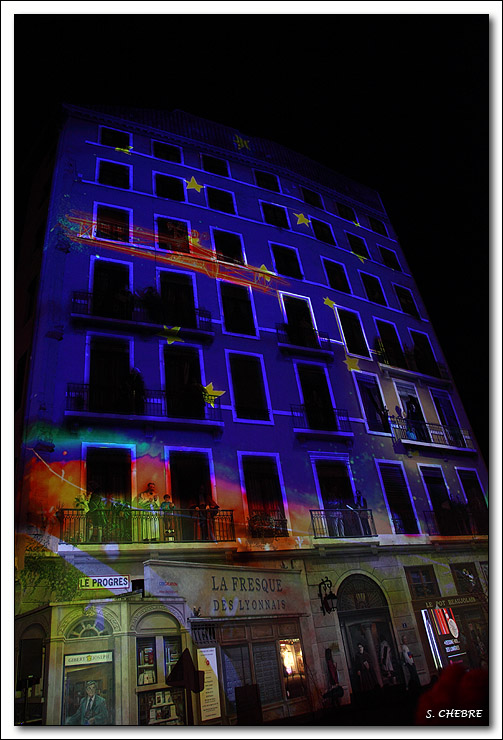 5D_9029 cs cadre2.jpg - Dessine-moi ... des lumières - Mur des Lyonnais